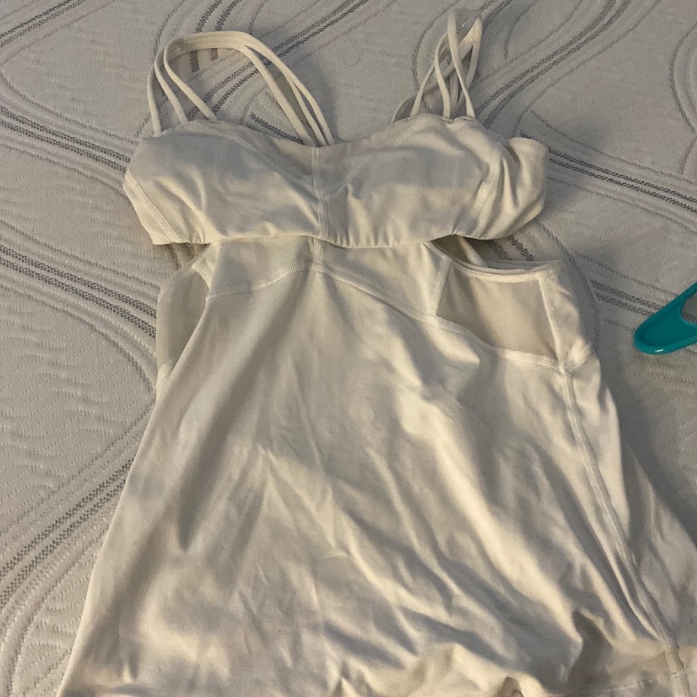 white lululemon tank top.xs